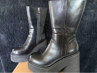 Black Boots