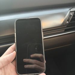 Iphone 13 128gb. No Cracks Or Damage