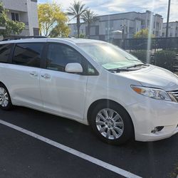 2012 Toyota Sienna