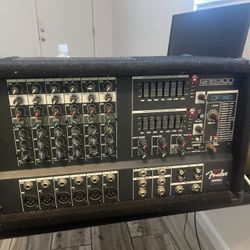 Fender SR6300 Power Mixer