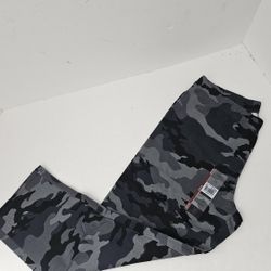 Womens Med(7-9) No Boundaries Camo Capri Leggings 