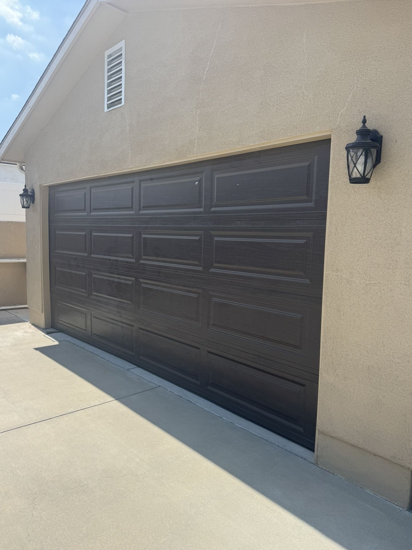 Garage Door 16ft x 7ft All Hardware And Motor Including / Disassembly Is Needed