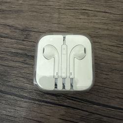 iPhone Headphone & Adapter 