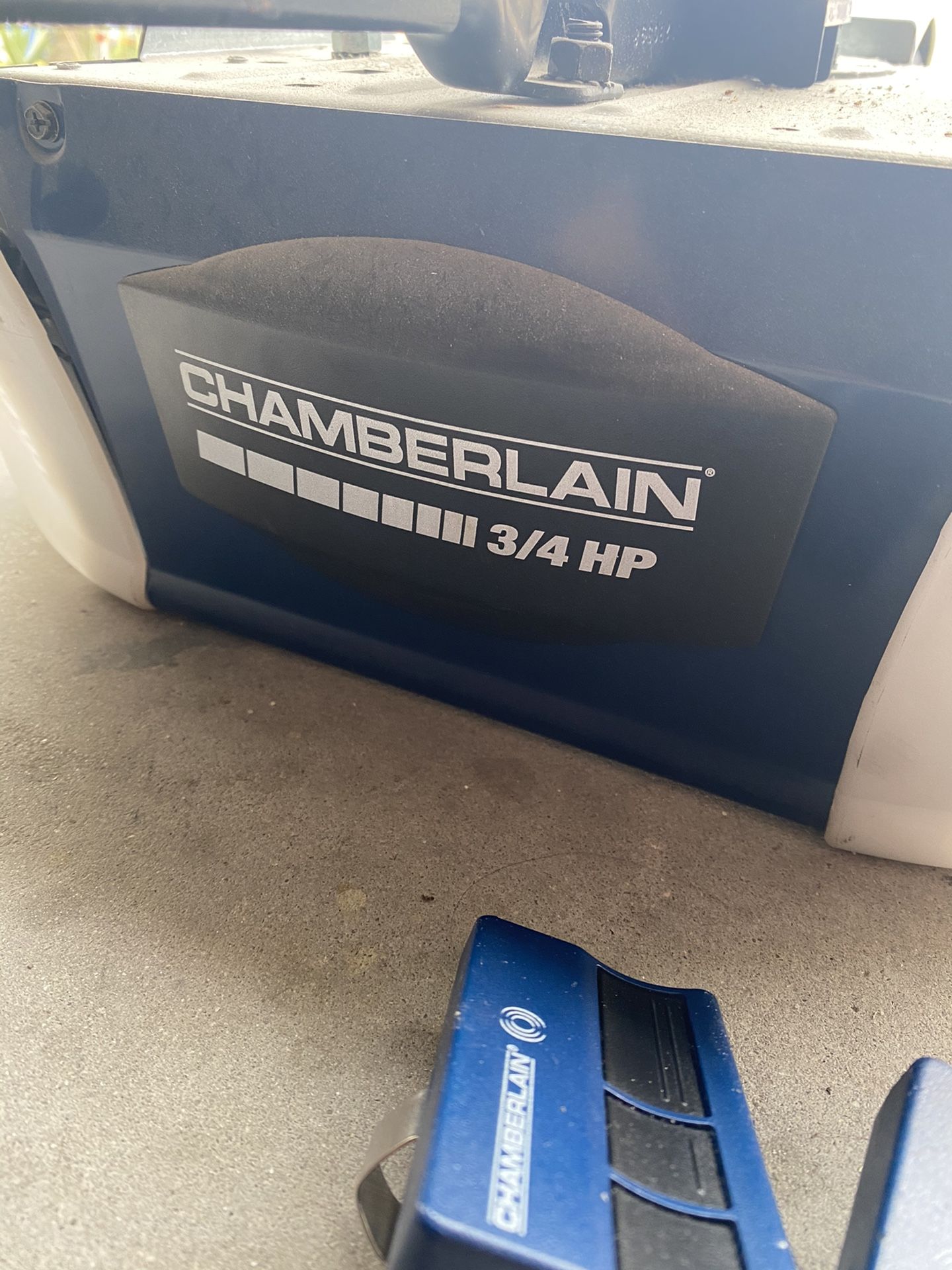 Chamberlain 3/4hp Garage Door Opener 