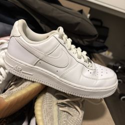 Classic Nike Air Force 1 Low All White Size 6 - Clean