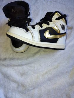 Nike Air Jordan 1 Retro Gold Black White 