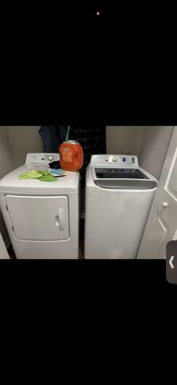 Insigna washing machine and dryer