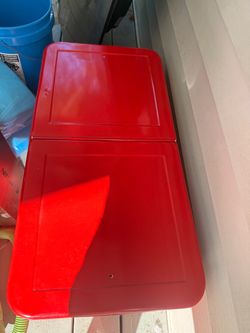 Red rolling cooler