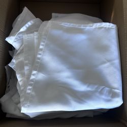 Tablecloths and cloth napkins