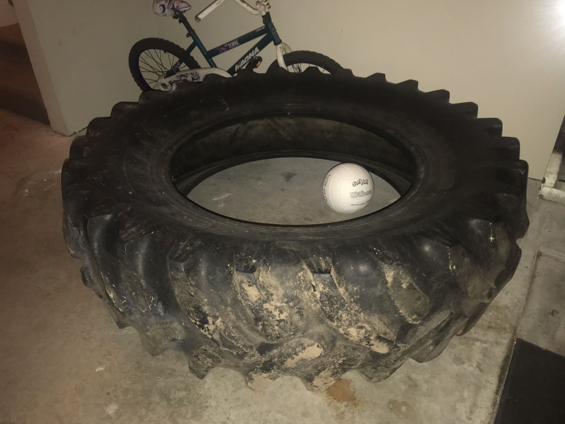 CrossFit / workout tire