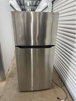Refrigerator 1 year old