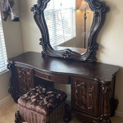 Versailles Vanity Desk & Stool