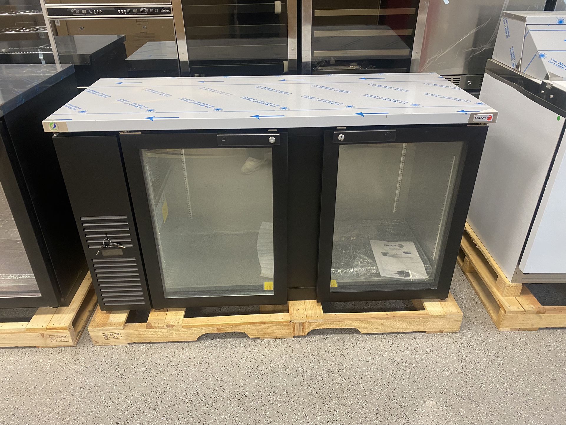 Refrigerated Bar Cabinet 2 Glass Door 60”