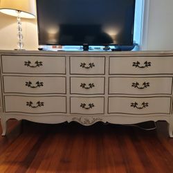 French Provincial Dresser With Nine Drawers