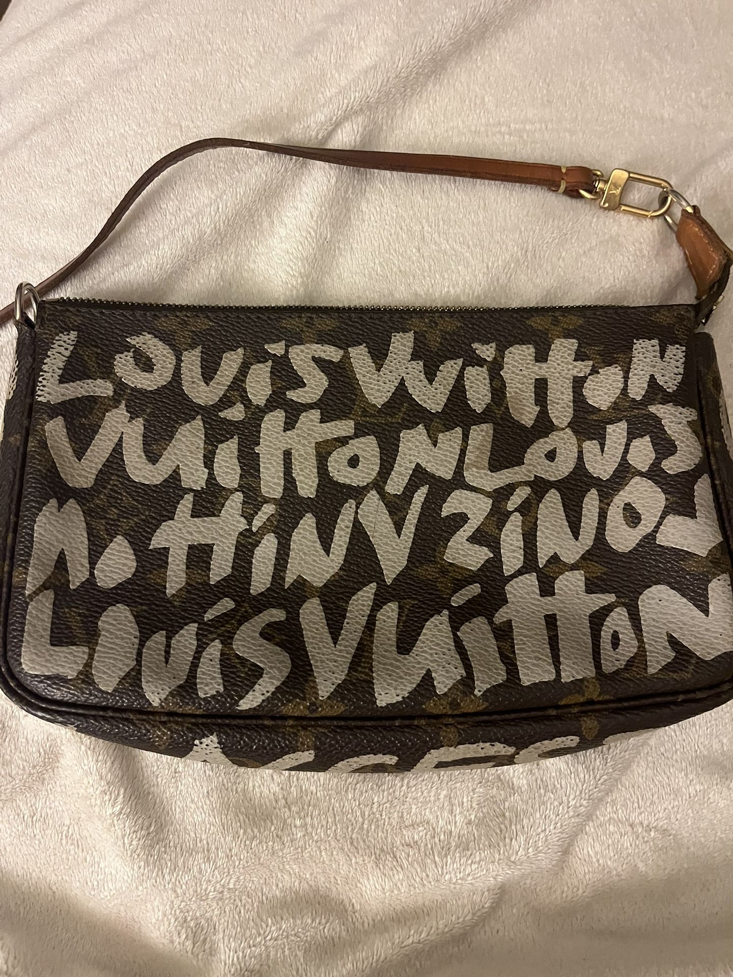 Louis Vuitton graffiti pochette accessories silver Stephen sprouse purse