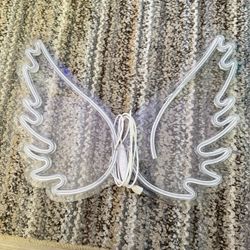 Butterfly plug in light