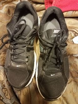 Size 9.5 Nikes