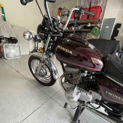 Vintage Honda Motorcycle 1982 CM200T