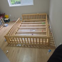 Floor Woodent Bed 