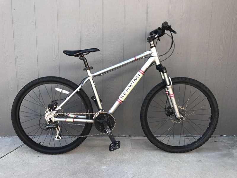 2011 Schwinn Frontier Expert Mountain Bike Disc Brakes 18" frame