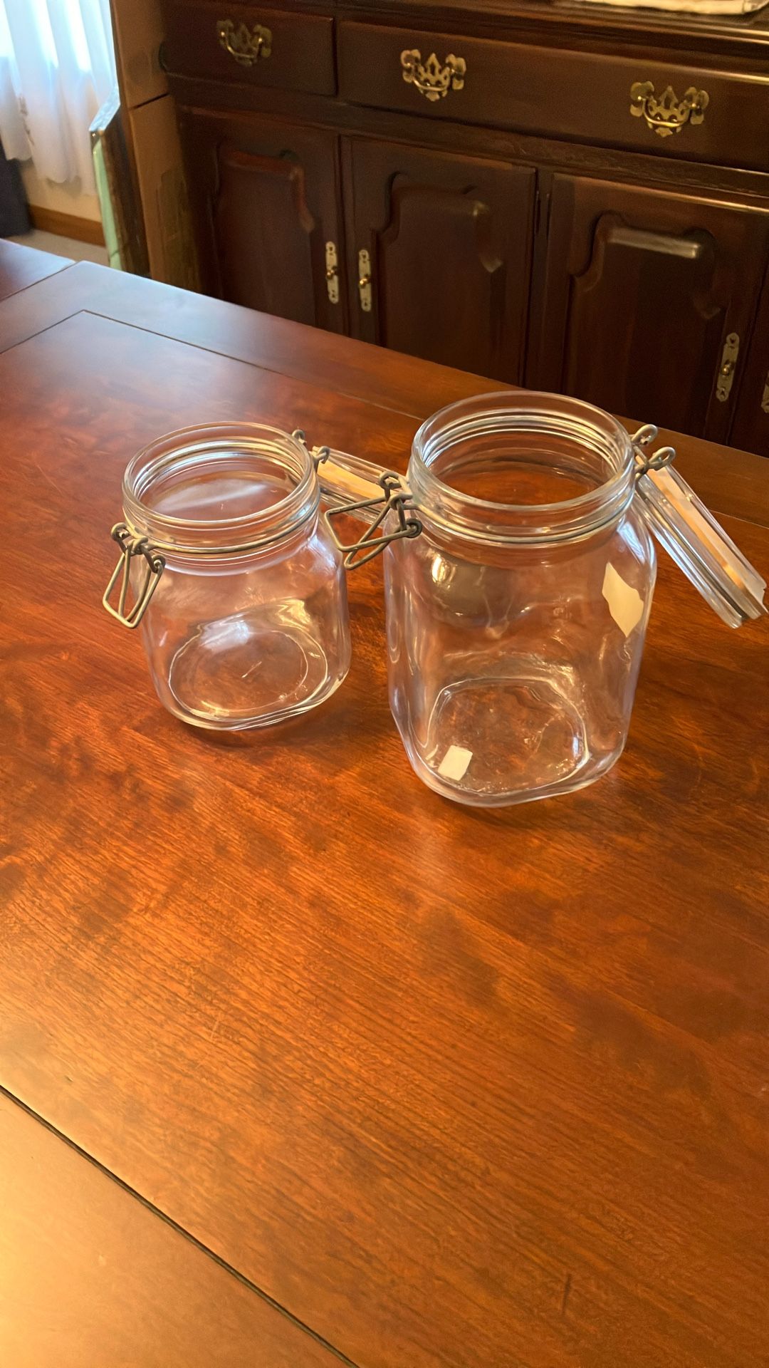 2 Sealable Canning Jars 