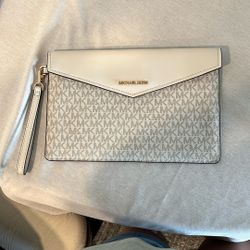 Michael Kors Clutch 
