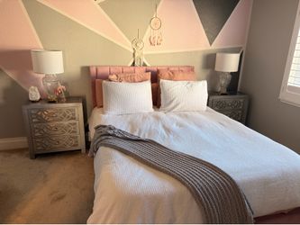 Queen Size Bedframe