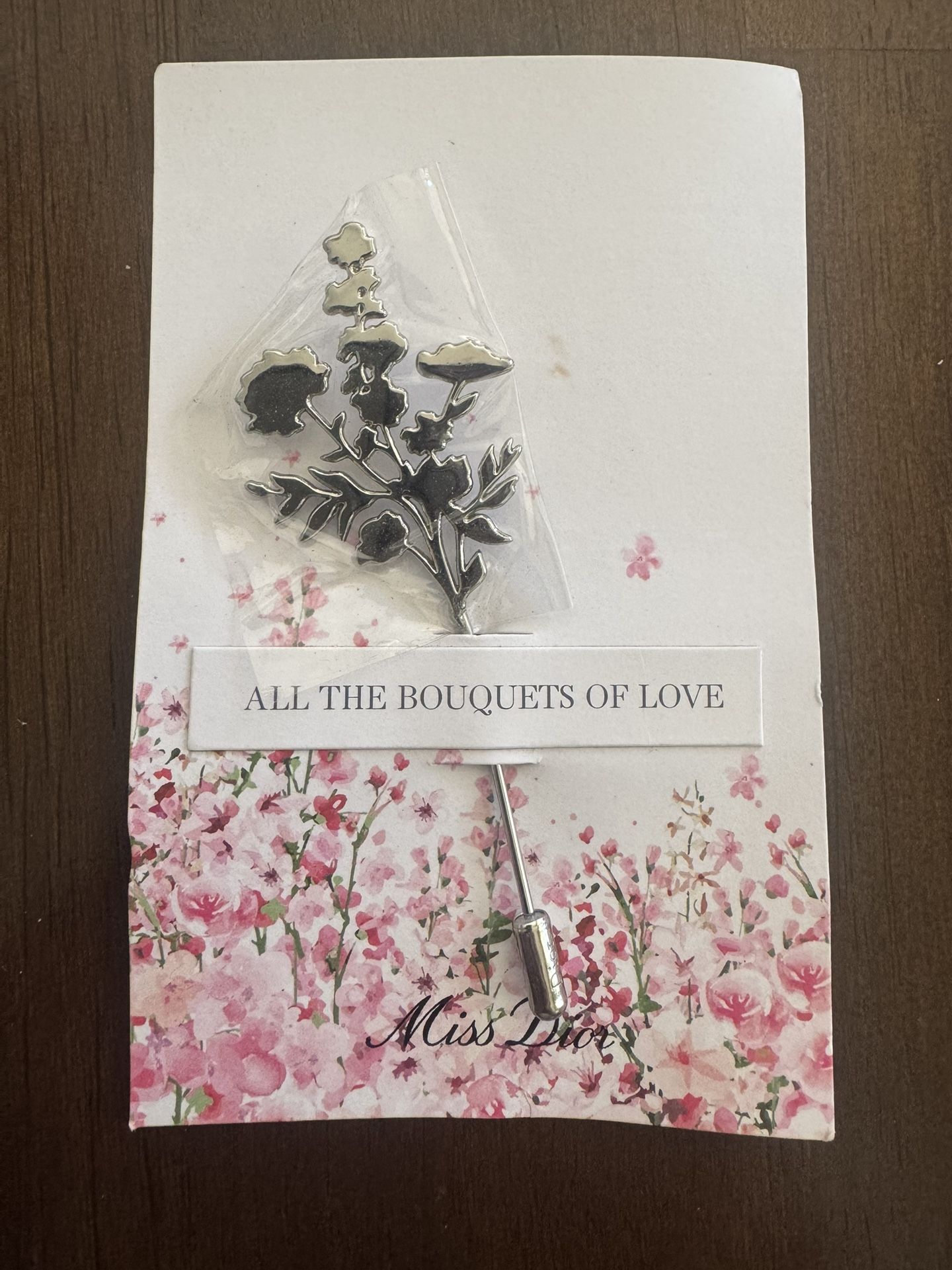 Christian Dior -Miss Dior All the Bouquets of Love pin