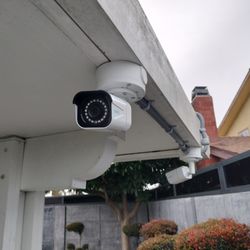 Security Cameras ⭐⭐⭐⭐⭐