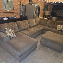 Ashley U Shape Sectional With Ottoman 