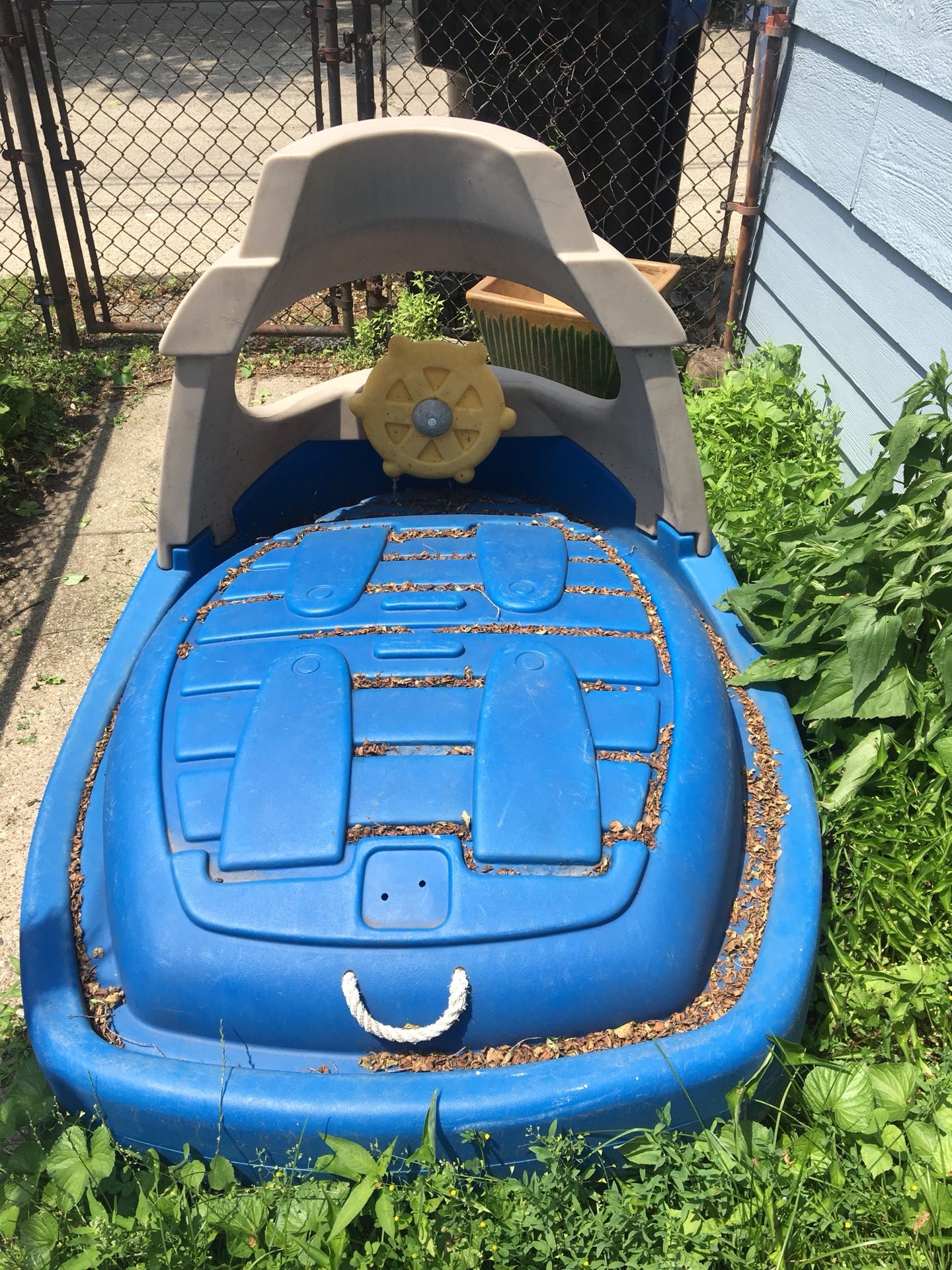 Tuggy the tug boat sandbox for Sale in Lincolnwood, IL OfferUp