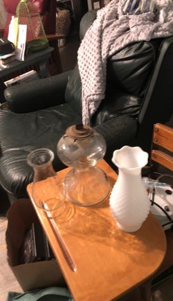 Oil lamp and 2 gloves