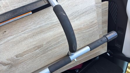 Pull up bar