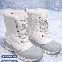 Women’s / Girls’ Snow Boots – Size 3