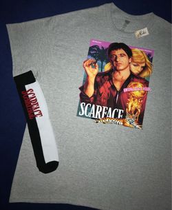 XL MENS SCARFACE TEE & SOCKS. (make a offer)