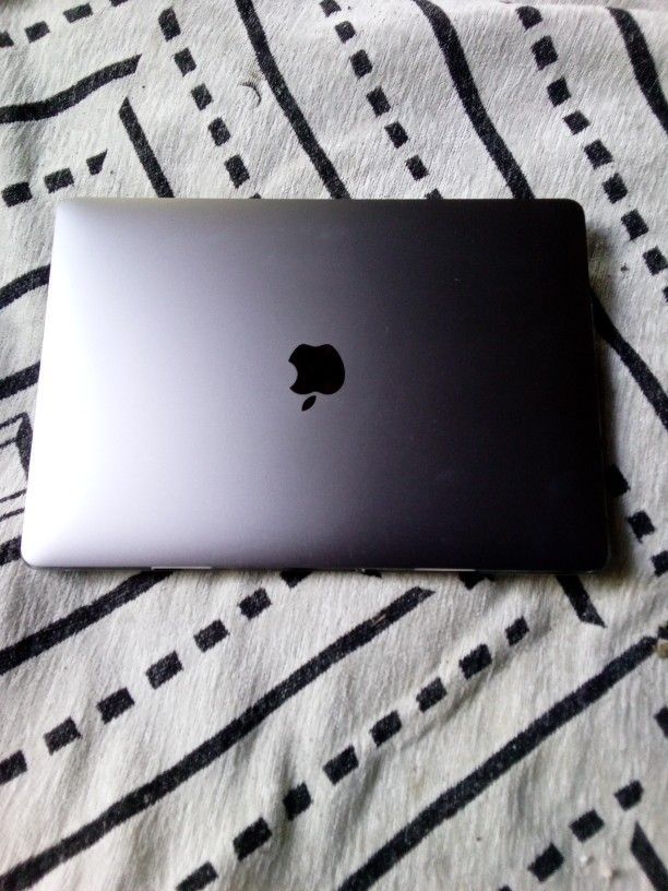 Mid-2022 Apple MacBook Pro Laptop with M2 chip: 13-inch Retina Display, 8GB RAM, 256GB SSD Storage, Touch Bar + Much More.....