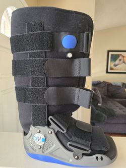 Knee high Cam Medical Boot Medium