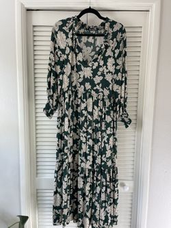 green emerald velvet dress Zara Floral Midi Dress – Fashion Pov main image 1