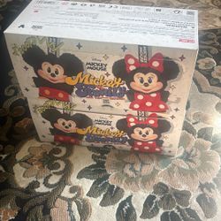 Popmart Mickey Mouse Family Together 