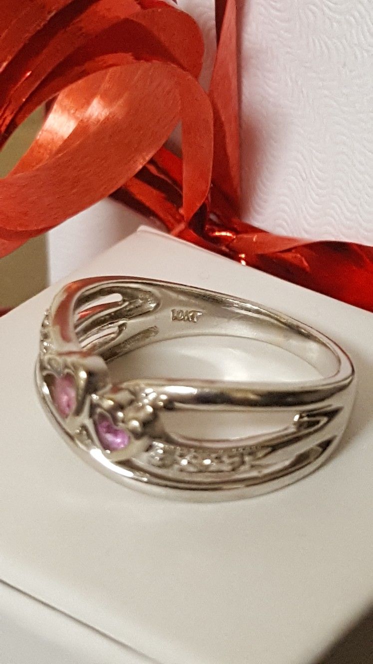 Beautiful Vintage Ring 10k Real White Gold, Amethyst stone, and Diamonds, Heart style, 3.09grs Size 5
