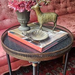 Beautiful Side Table. Showing TODAY! 