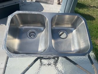 Stainless steel sink