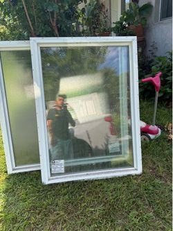 Full glass windows 40x40 & 42x30.
