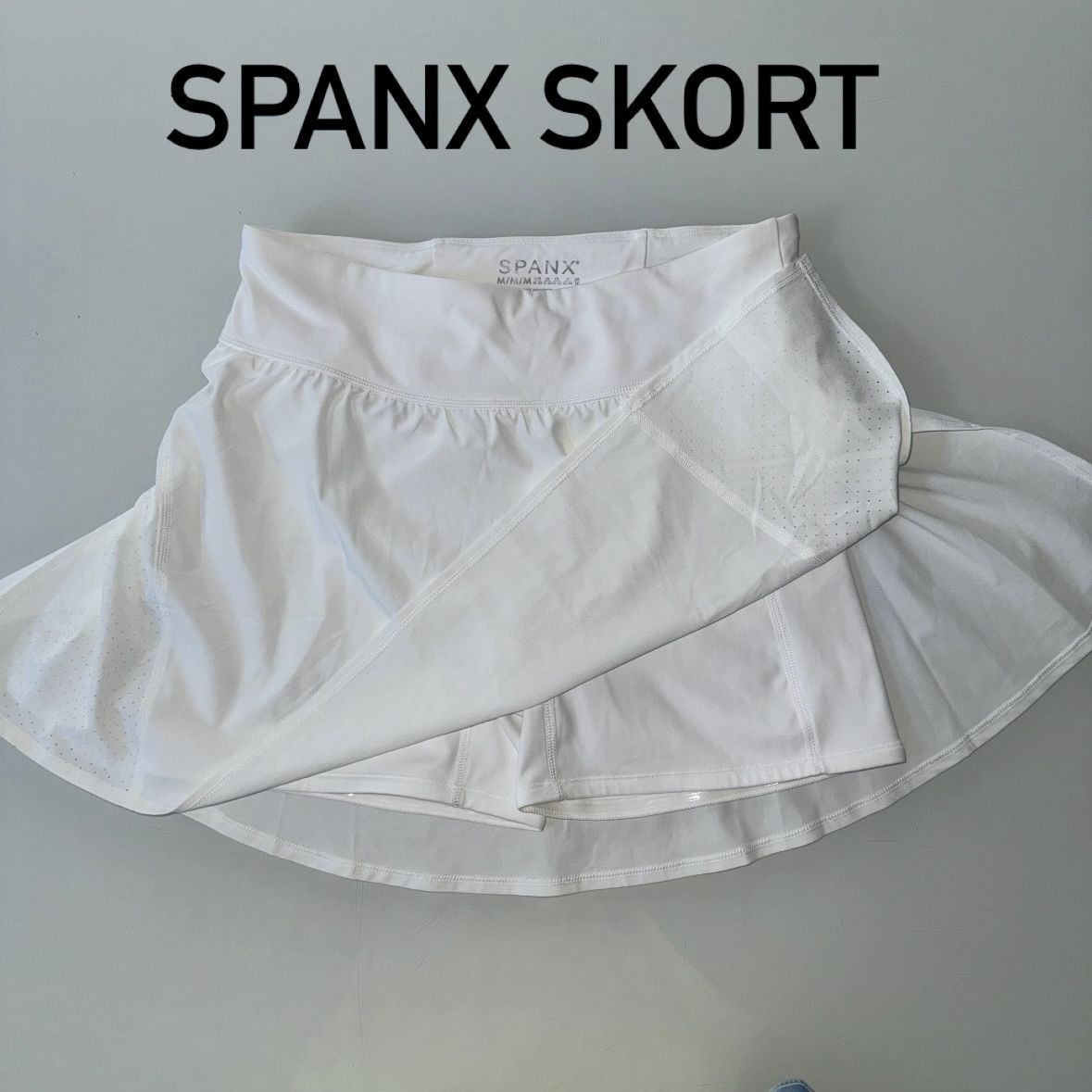 Like New (Never Worn) - Medium - SPANX Get Moving 17" Skort White Tennis Pickleball Sports Active Skirt Shorts Gym