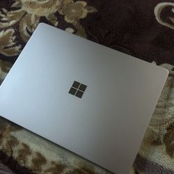 Microsoft Surface Laptop Go 2