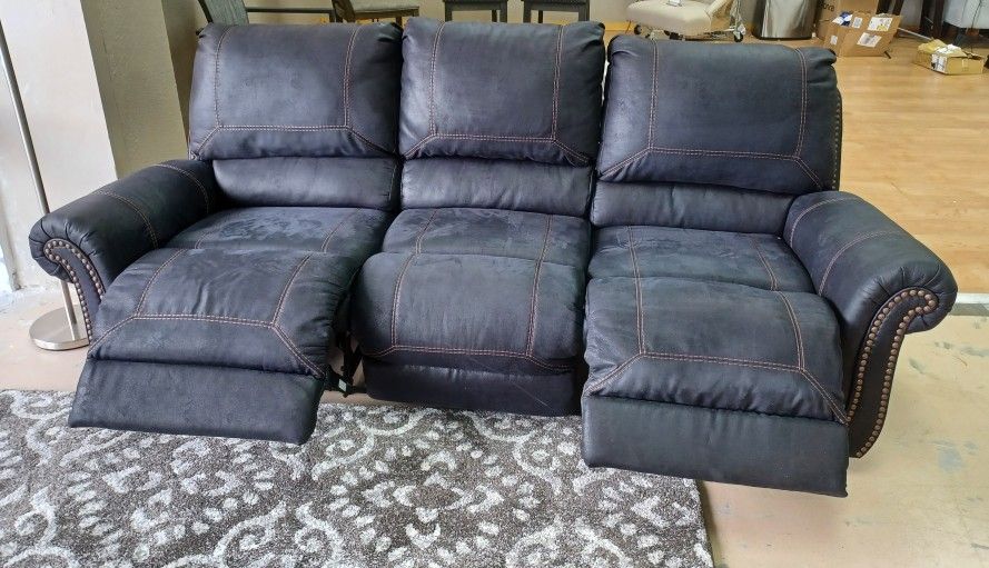 BRAND NEW 
Signature Design by Ashley 
Bingen Power Reclining Sofa,Soft Selky Leather,
Charcoal Color, U4280287