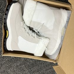 Snow Boots