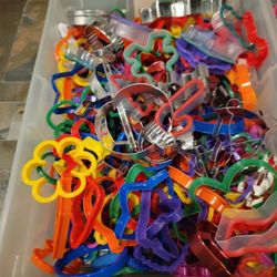  Metal and plastic cookie cutters 