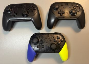 3 Nintendo switch pro controllers