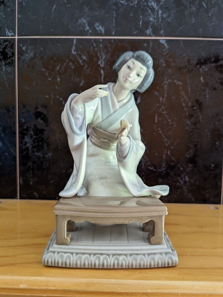 Lladro Figurine 